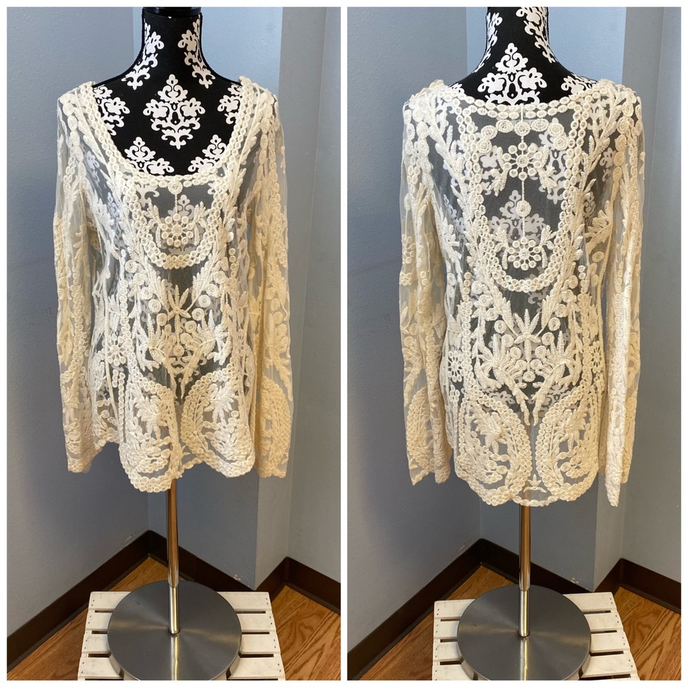 White Lace ii Sisters Top